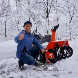  10馬力の除雪機はどのくらいの面積を除雪できますか?